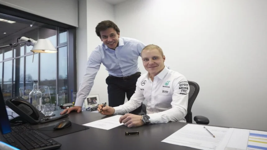 foto valtteri bottas a parcurs 420 de kilometri cu bicicleta pentru a ajunge la marele premiu de formula 1 din singapore 6ac786ced47db