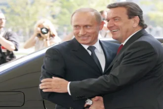 gerhard schroeder invitat de vladimir putin la moscova chiar de ziua de nastere a liderului rus 6ac7fe5db3938