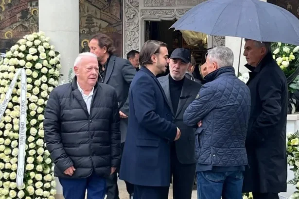 gigi becali dupa inmormantarea lui viorel paunescu a iubit steaua era un om bun nu supara pe nimeni toate se lasa aici pentru mine e o lectie cand merg la mort 6ae0bd5e9b0d6