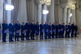 guvernul luca niculescu a depus juramantul la palatul cotroceni in fata presedintelui nicusor dan noul executiv isi incepe oficial mandatul 6ad7950eeee1a