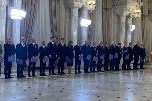 guvernul luca niculescu a depus juramantul la palatul cotroceni in fata presedintelui nicusor dan noul executiv isi incepe oficial mandatul 6ad7950eeee1a
