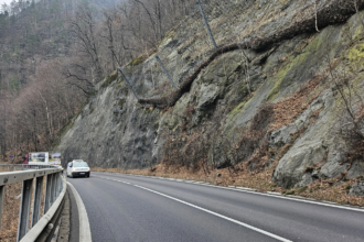 incident grav pe valea oltului plasele de siguranta s au desprins de pe versanti iar traficul a fost oprit pe ambele sensuri 6acdf814325c8