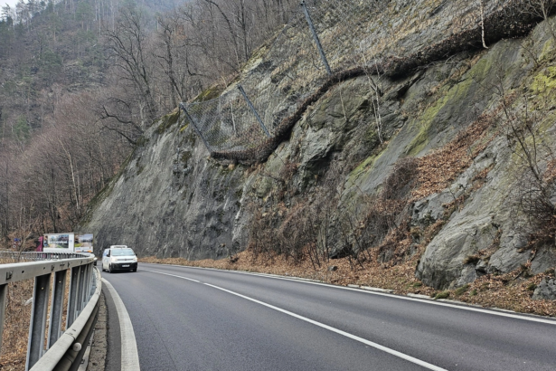 incident grav pe valea oltului plasele de siguranta s au desprins de pe versanti iar traficul a fost oprit pe ambele sensuri 6acdf814325c8