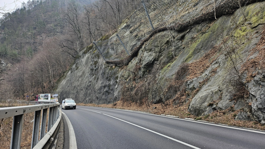incident grav pe valea oltului plasele de siguranta s au desprins de pe versanti iar traficul a fost oprit pe ambele sensuri 6acdf814325c8