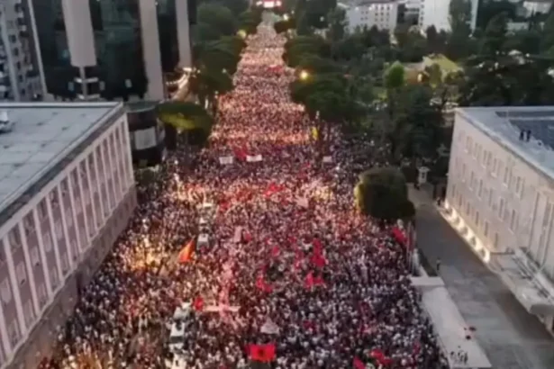 iranul a condamnat o actrita populara la un an de inchisoare pentru ca a sustinut protestele din ianuarie 6ac0e850e845a