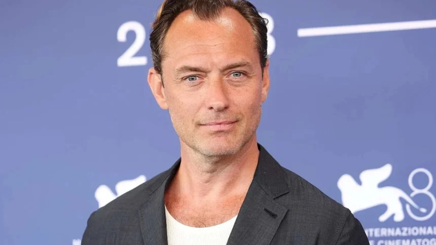jude law il va interpreta pe legendarul antrenor bill shankly intr un serial despre istoria clubului liverpool 6ad3561af18bb