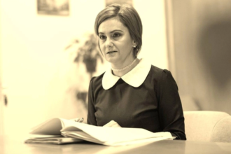 judecatoarea adriana stoicescu ironii la adresa lui nicusor dan si ilie bolojan dati o ordonanta de urgenta hotararile judecatoresti nu sunt obligatorii 6ad33e1e93de5