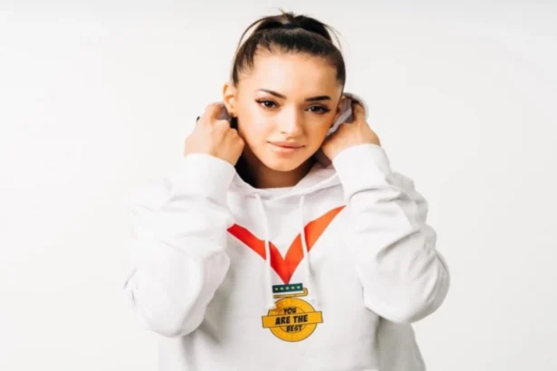larisa iordache se alatura echipei pro tv in calitate de comentator sportiv la campionatele mondiale de la rotterdam 6ad5f91b5ff00