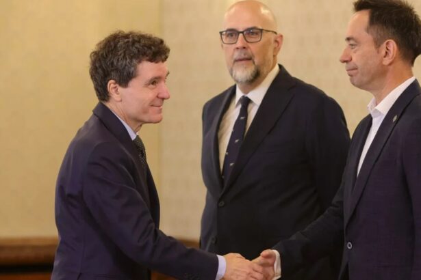 luca niculescu in fata unui mozaic politic complicat udmr vede sanse mai mari dar avertizeaza ar fi foarte dificil 6ac4b89fe1bb8