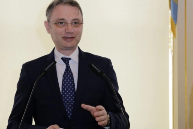 luca niculescu trebuie sa si caute intai oamenii are suficient fler si deschidere sa gaseasca oamenii potriviti ce spune un profesor de la ase despre premierul desemnat 6ac5627777bb2