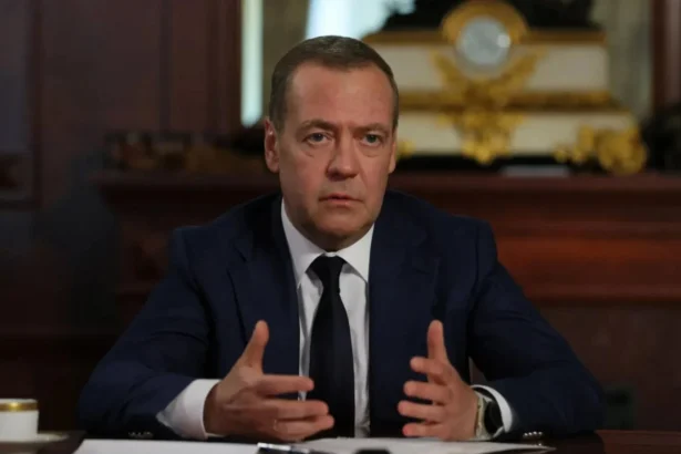 medvedev ii cere lui trump sa recurga la un act extrem asasinarea lui zelenski de catre serviciile secrete ale sua 6adef1501fe6b