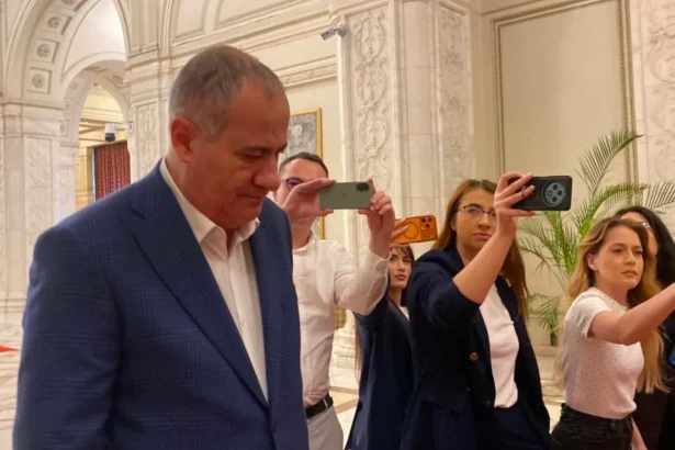 ministrul propus la interne marian neacsu da detalii despre cazul elevului din bistrita care a atacat o profesoara cu un cutit banuiesc ca modelul francez a fost un factor de influenta 6ad65fa2930f9