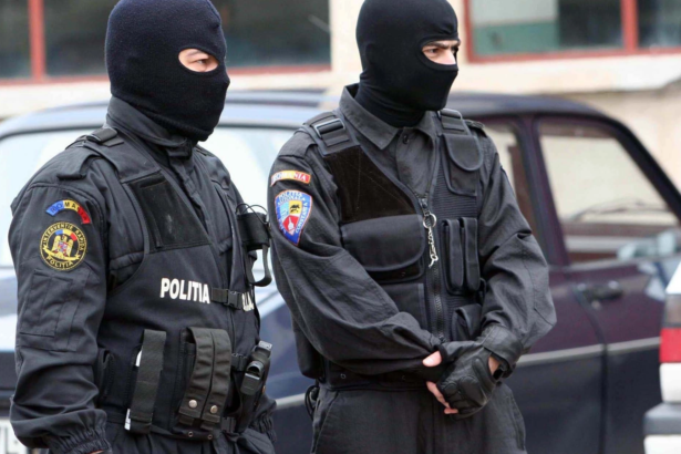 perchezitii la serviciul permise ilfov candidatii ar fi platit sute de euro pentru a ajunge mai repede la examen sunt vizati angajati si instructori auto 6acdea026dc51