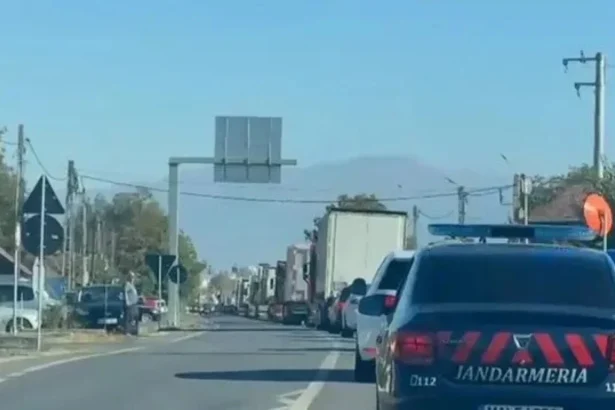 protestele transportatorilor se extind in tara dupa haosul tollro zeci de tir uri au paralizat traficul la targu jiu cotar asteapta pana luni dupa care luam o hotarare 6ac240e4f1cf9