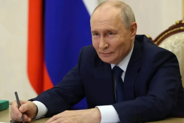 putin se joaca cu focul in europa o singura eroare de calcul ar putea impinge rusia si nato spre o confruntare directa 6ac63560eb254