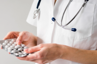 saci de medicamente gasiti acasa la o asistenta din braila parafele medicilor folosite pentru a scoate opioide din spital 6ac7b124e18e2