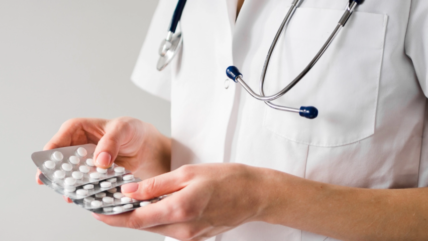 saci de medicamente gasiti acasa la o asistenta din braila parafele medicilor folosite pentru a scoate opioide din spital 6ac7b124e18e2
