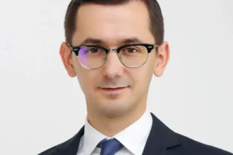 scandalul celor 200 000 de euro de la ancom ia amploare pavel popescu il compara pe ilie bolojan cu un mormant politic varuit rusine ai sabotat romania 6add215f595a0