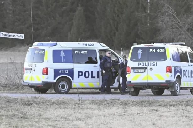 situatie inedita in finlanda locuintele mai multor parlamentari au fost sparte presedintele considera ca este un atac la adresa democratiei 6abeee115cfd2