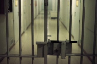 surse un detinut de 31 de ani gasit mort in celula la penitenciarul arad executa o pedeapsa de 16 ani si 8 luni pentru viol 6ad8d87798e97