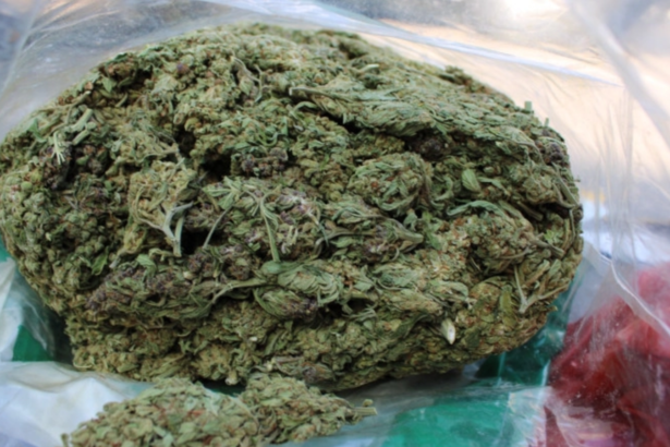 tanar prins in flagrant cu 6 kilograme de canabis drogurile ar fi fost destinate vanzarii 6abfcf2c0a833
