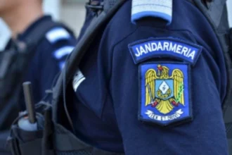 un barbat din valcea amendat cu 30 000 de lei dupa ce a fost prins ca ardea cabluri pentru a recupera cuprul 6ac3e366f0ed2