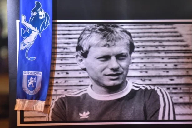universitatea craiova nu l a uitat pe ilie balaci omagiu la opt ani de la moartea minunii blonde 6ad936cea0651