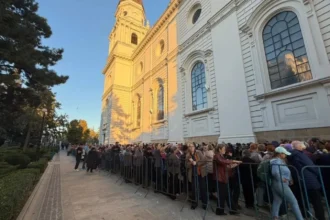 video a strans aproape 10 000 de lei din cersit in doar 8 ore pelerinajul sfintei parascheva ce au mai descoperit politistii 6ad143d2727ec