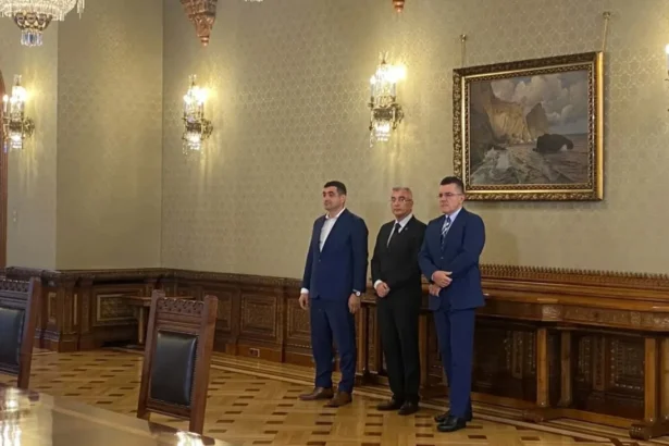 video aur reclama un atac nedemn al lui nicusor dan chiar la consultari ne a acuzat ca am atentat la stabilitatea financiara a statului 6ac39858167a9