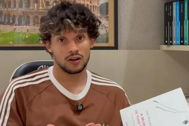 video cum a reusit un fotbalist sa l puna pe tolstoi in fruntea vanzarilor din brazilia 6ac39955442c3