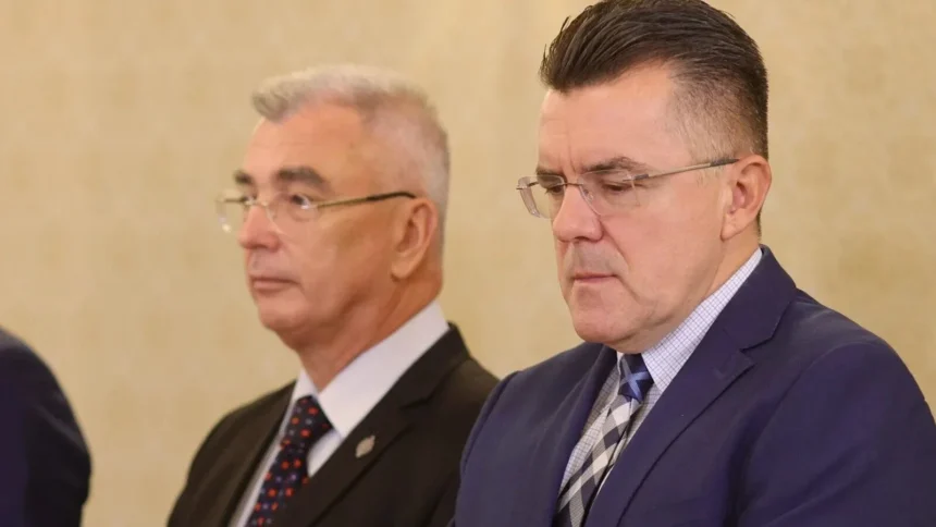 video dan dungaciu l a comparat pe nicusor dan cu traian basescu dupa consultarile de la cotroceni asta nu mai e democratie 6ac396238efcf