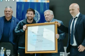 video lionel messi a primit titlul de doctor honoris causa al universitatii din buenos aires vedetele din toata lumea la meciul argentinianului 6ac55ed87dcfd