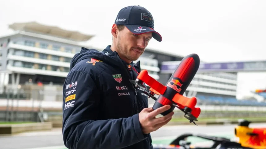 video mai rapid decat o masina de formula 1 obiectul ce prinde o viteza de 350 km h l a lasat masca pe max verstappen 6acdcdcbc467d