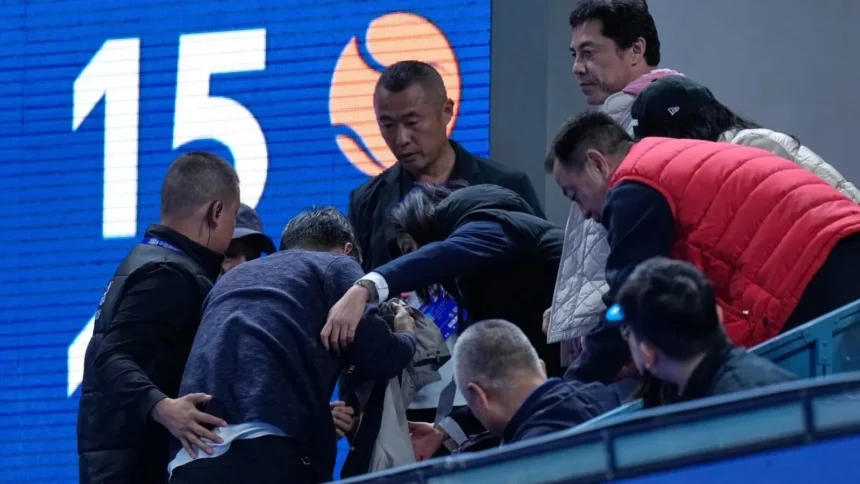 video novak djokovic s a calificat in finala turneului de la beijing dupa ce daniil medvedev a fost descalificat 6ac3c001e4d04