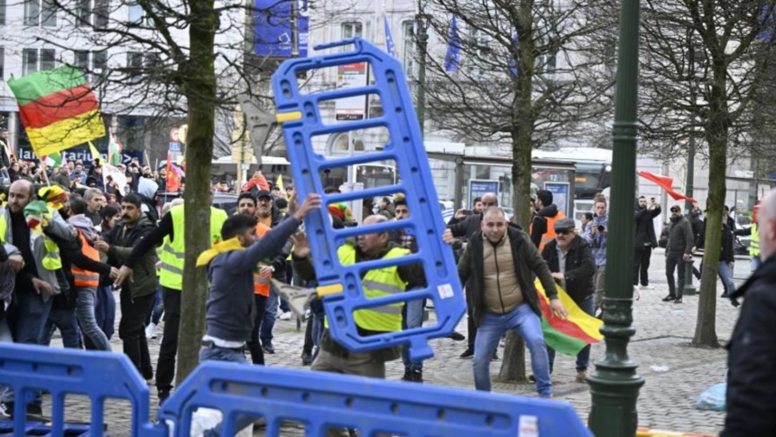 video proteste violente si in bruxelles politia a folosit tunuri cu apa si gaze lacrimogene impotriva studentilor 6ad3bc93b4c1b