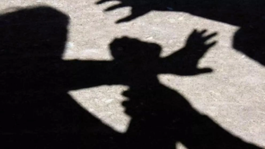 video scandal in fata unei scoli din braila dupa o cearta pe locurile de parcare un parinte l a batut crunt pe barbatul cu care ar fi avut treburi neterminate 6ad74eb1b7607