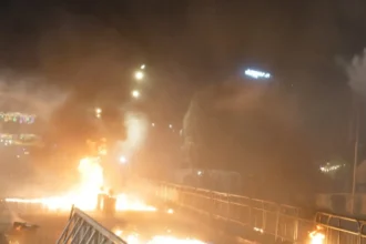 video violentele din albania se muta in parlamentul de la tirana 6ada29e09a1db