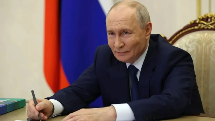 vladimir putin a tinut sa iasa public in plin val de proteste in europa rusia nu se pregateste de razboi liderii europeni au schizofrenie politica 6adaeec139152